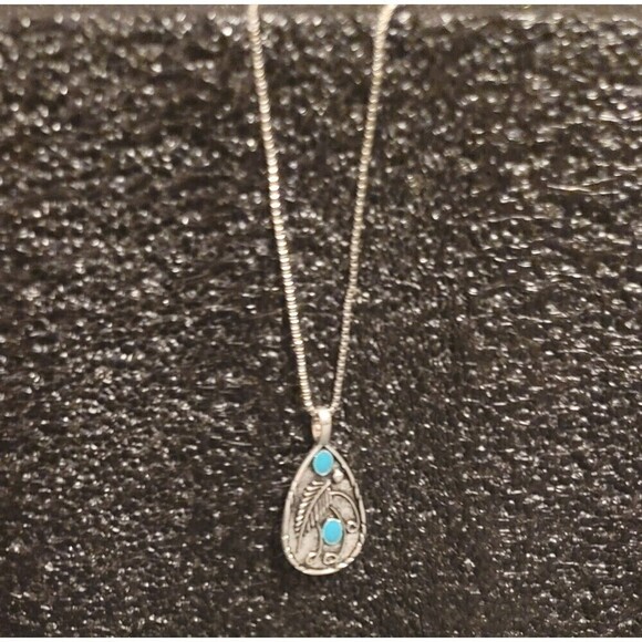 Turquoise Pendant Necklace - Picture 3 of 6